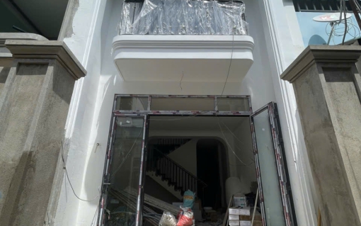 Sơn tường lát gạch ngày 05/08