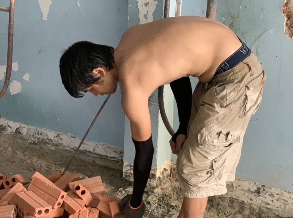 KHỞI CÔNG: LÊ VĂN PHAN