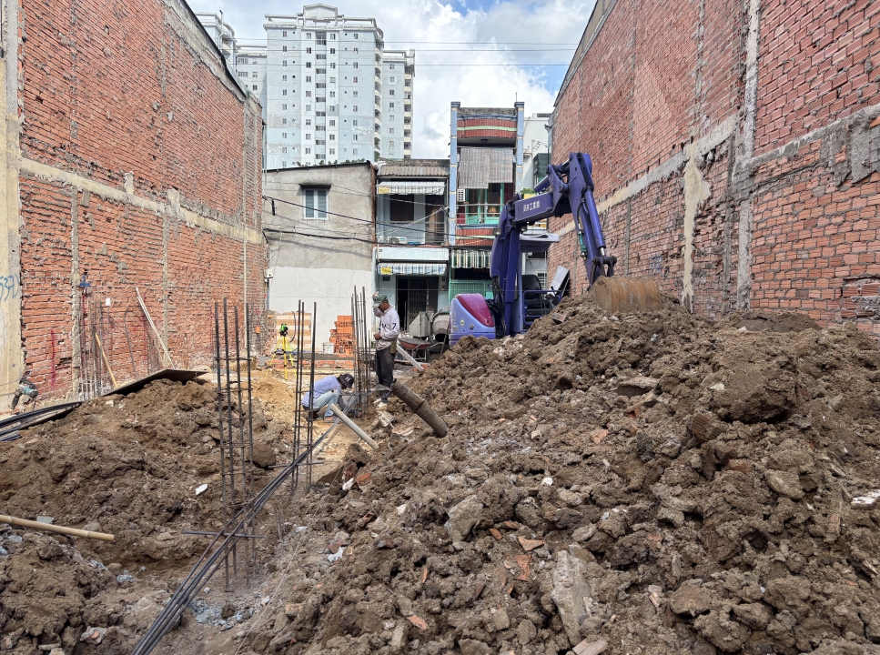 Khởi công làm móng 19/09